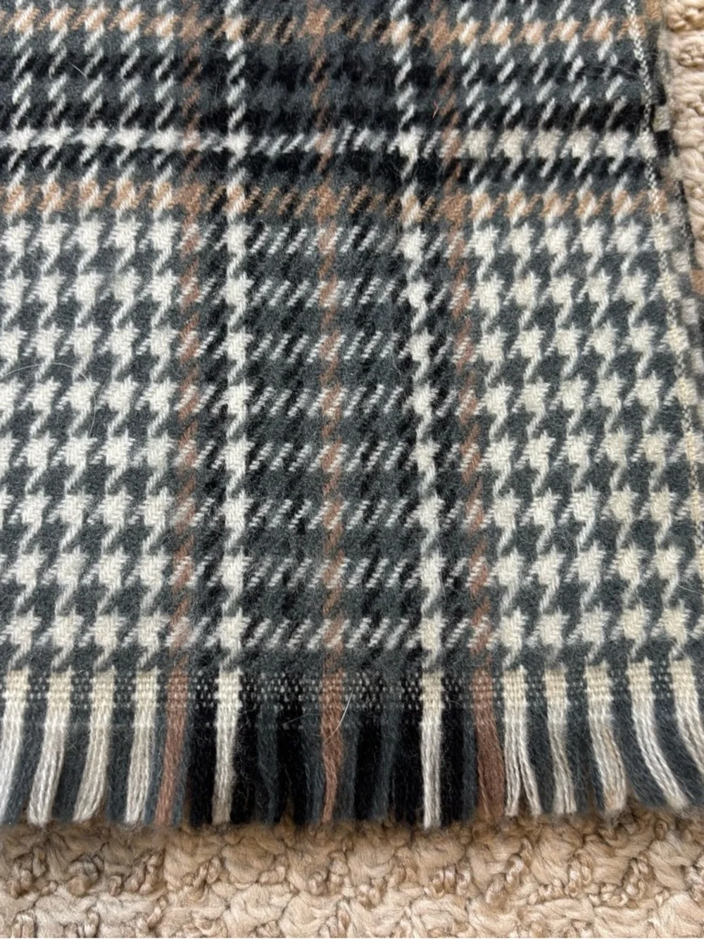 Mens Forcaster of Boston‎ Plaid Fringe End Neutral Colored Scarf